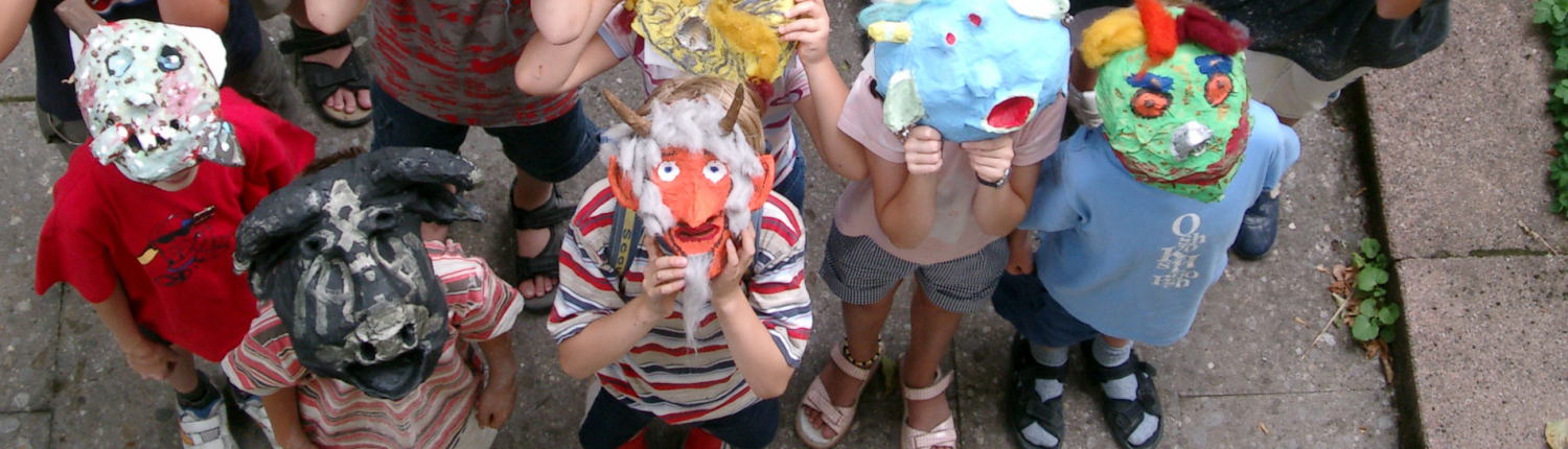 Hilfe für Kids - Maskenbau im Kreativkurs